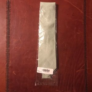 New TOM JAMES Lt GREEN Tie